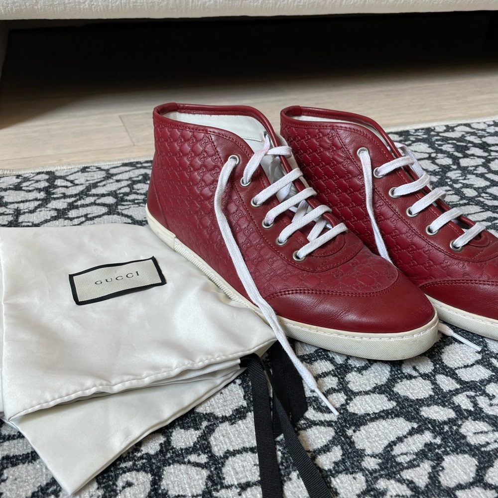 Gucci Red Leather Hightop Sneakers W10
